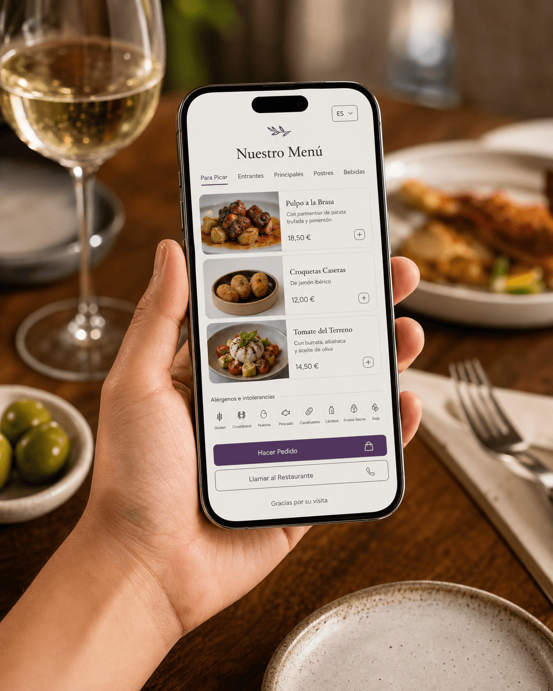 Carta digital de restaurante abierta en un móvil
